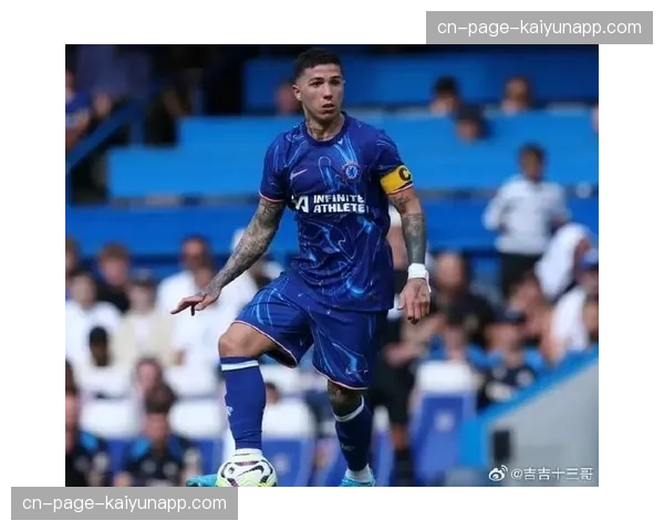 切尔西门将桑切斯状态持续低迷 对阵埃弗顿出现致命扑救失误